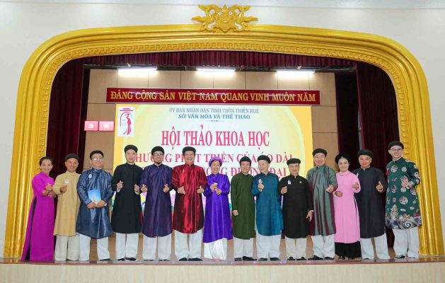 Áo dài trong cuộc sống hiện đại 